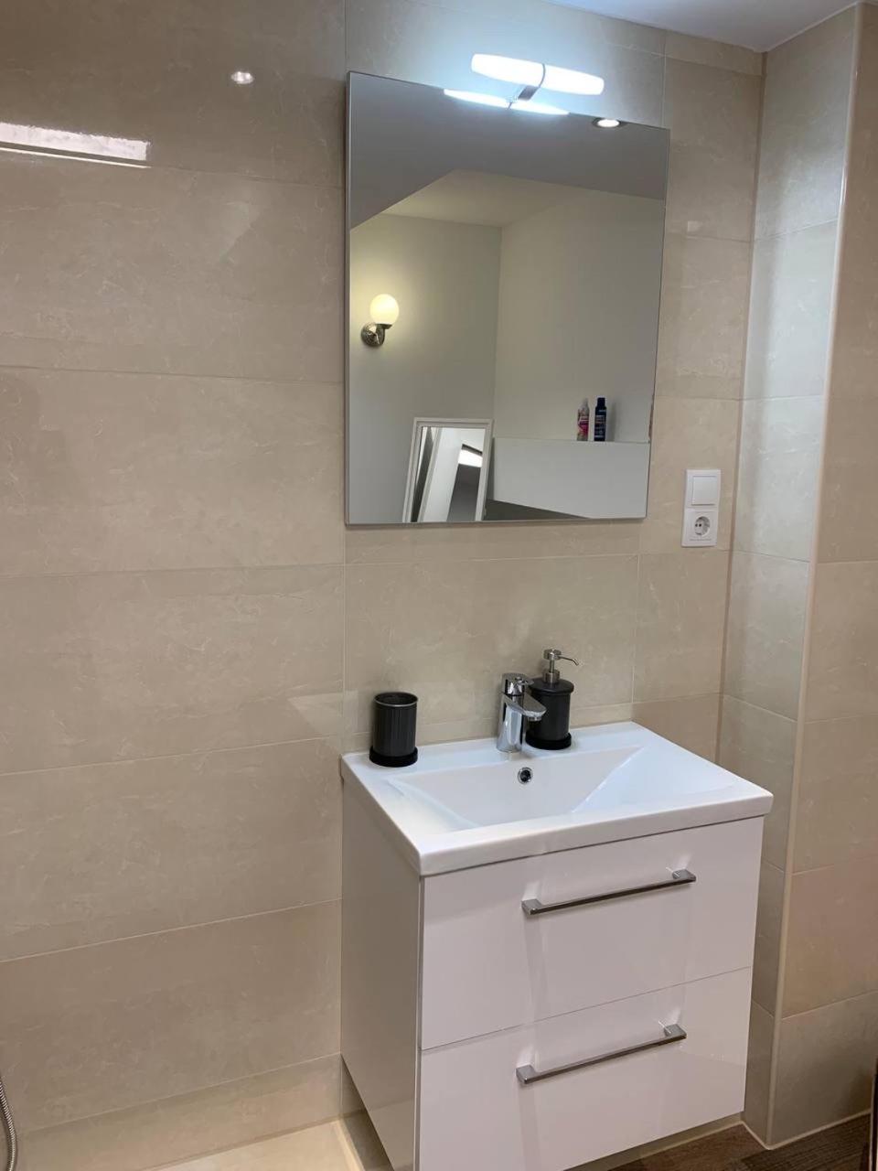 Central Private Rooms In Popular Neighborhood! Кельн Екстер'єр фото