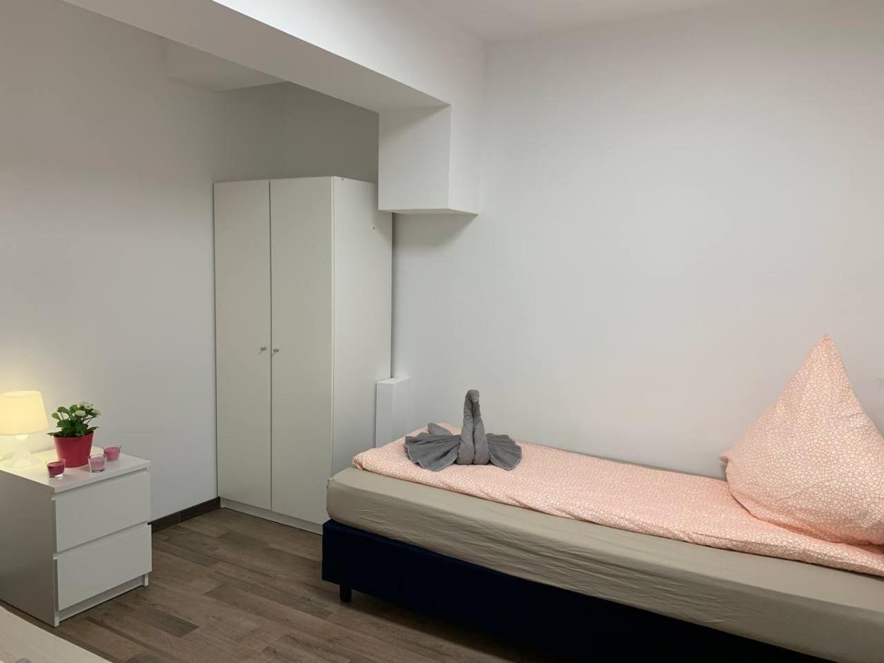 Central Private Rooms In Popular Neighborhood! Кельн Екстер'єр фото